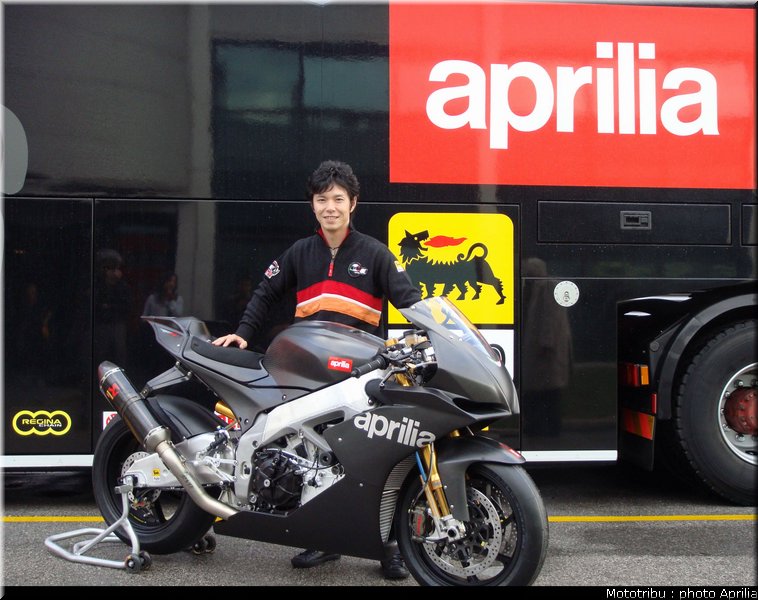aprilia_rsv4_sbk2009_020
