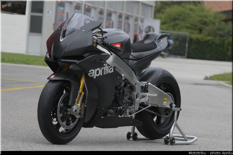 aprilia_rsv4_sbk2009_027