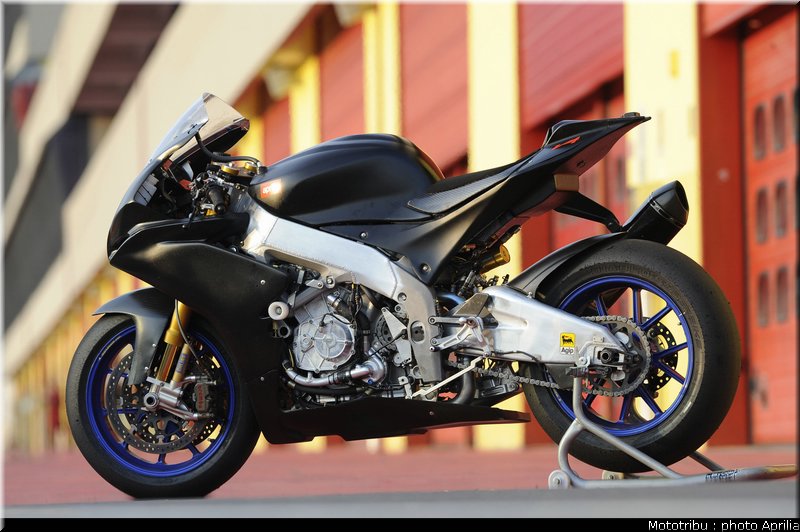 aprilia_rsv4_sbk2009_032