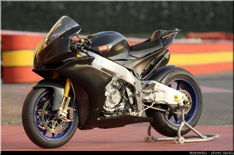 aprilia_rsv4_sbk2009_034