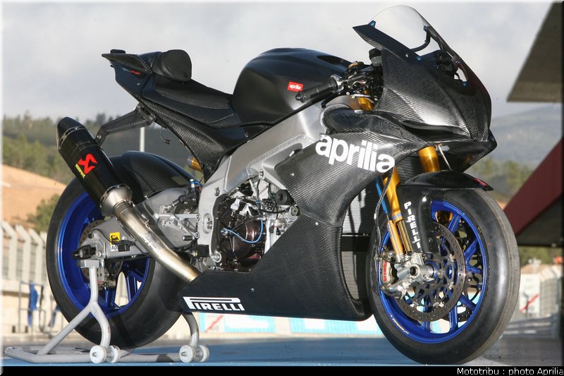 aprilia_rsv4_sbk2009_039
