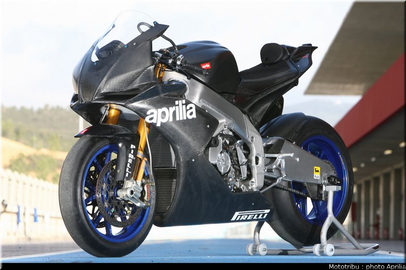 aprilia_rsv4_sbk2009_040