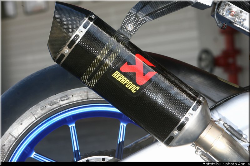 aprilia_rsv4_sbk2009_043