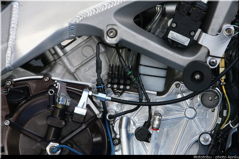 aprilia_rsv4_sbk2009_046