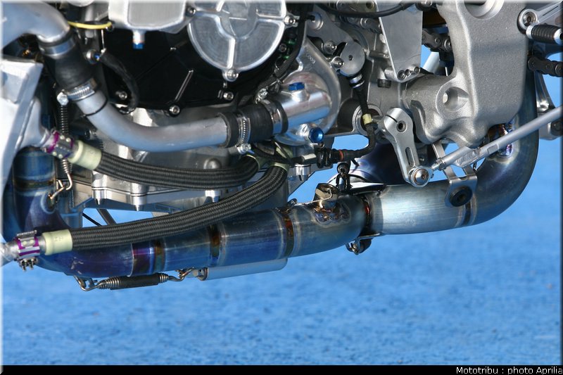 aprilia_rsv4_sbk2009_056