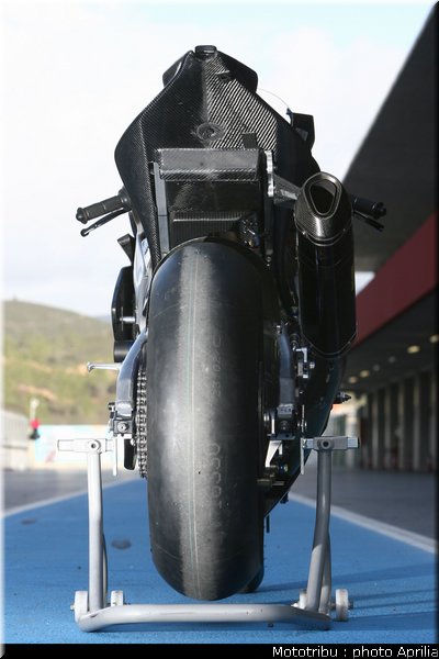 aprilia_rsv4_sbk2009_071