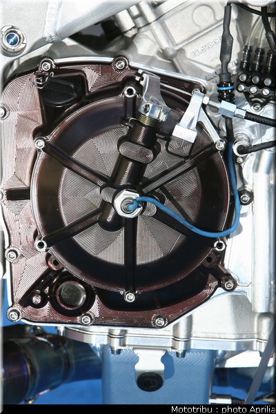 aprilia_rsv4_sbk2009_076