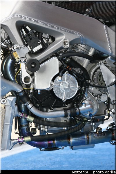 aprilia_rsv4_sbk2009_077