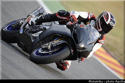 aprilia_rsv4_sbk2009_001.jpg
