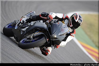 aprilia_rsv4_sbk2009_003.jpg