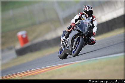 aprilia_rsv4_sbk2009_005.jpg