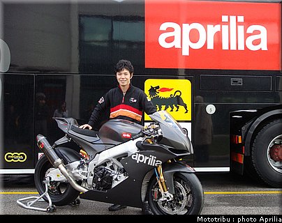 aprilia_rsv4_sbk2009_020.jpg