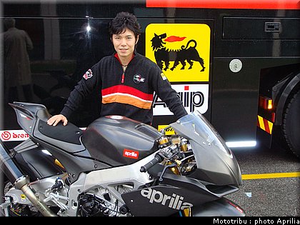 aprilia_rsv4_sbk2009_021.jpg