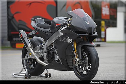 aprilia_rsv4_sbk2009_028.jpg
