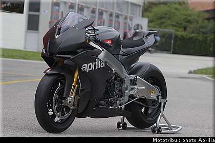 aprilia_rsv4_sbk2009_031.jpg