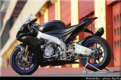 aprilia_rsv4_sbk2009_032.jpg