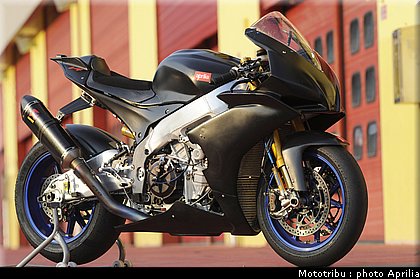 aprilia_rsv4_sbk2009_033.jpg