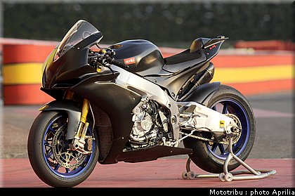 aprilia_rsv4_sbk2009_034.jpg