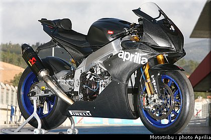 aprilia_rsv4_sbk2009_039.jpg
