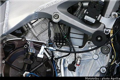 aprilia_rsv4_sbk2009_046.jpg