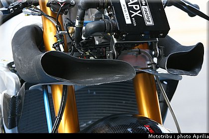 aprilia_rsv4_sbk2009_050.jpg
