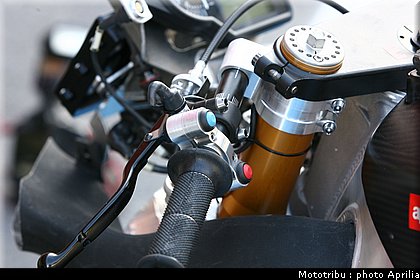 aprilia_rsv4_sbk2009_052.jpg