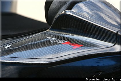 aprilia_rsv4_sbk2009_057.jpg