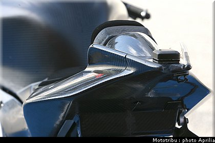 aprilia_rsv4_sbk2009_059.jpg