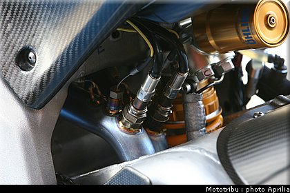 aprilia_rsv4_sbk2009_061.jpg
