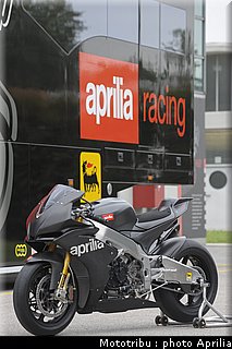 aprilia_rsv4_sbk2009_065.jpg