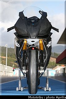 aprilia_rsv4_sbk2009_069.jpg