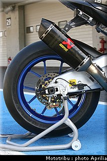 aprilia_rsv4_sbk2009_072.jpg