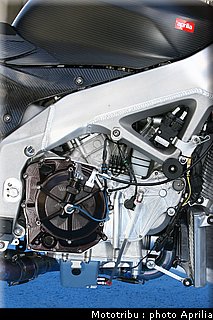aprilia_rsv4_sbk2009_075.jpg