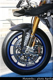 aprilia_rsv4_sbk2009_078.jpg