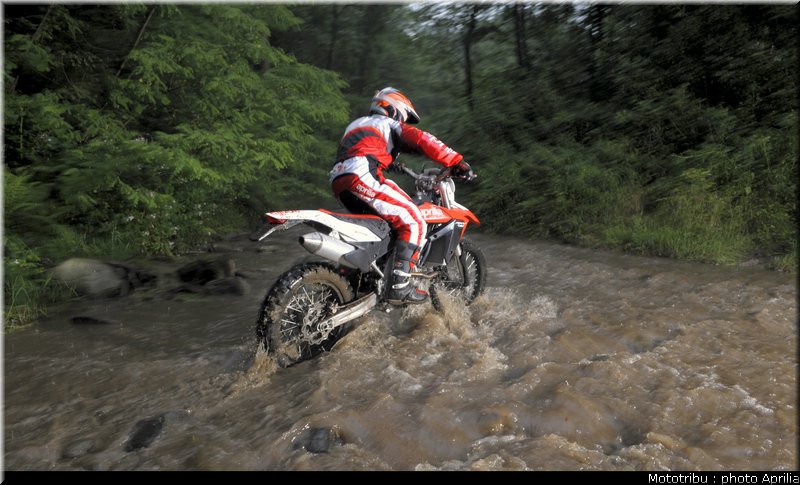 aprilia_rxv_450_550_2009_011