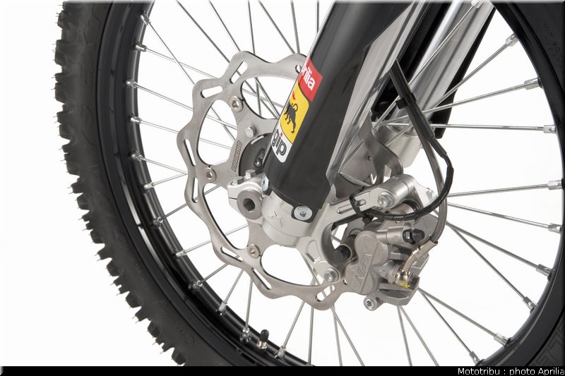 aprilia_rxv_450_550_2009_033