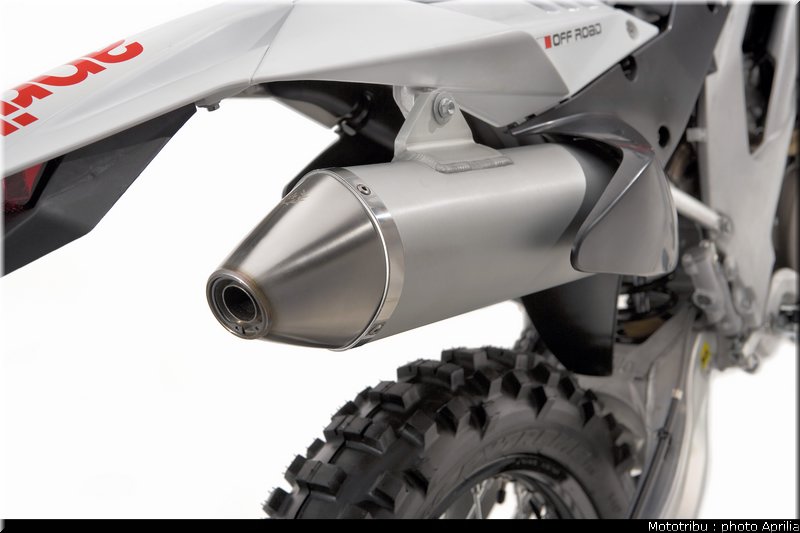 aprilia_rxv_450_550_2009_035