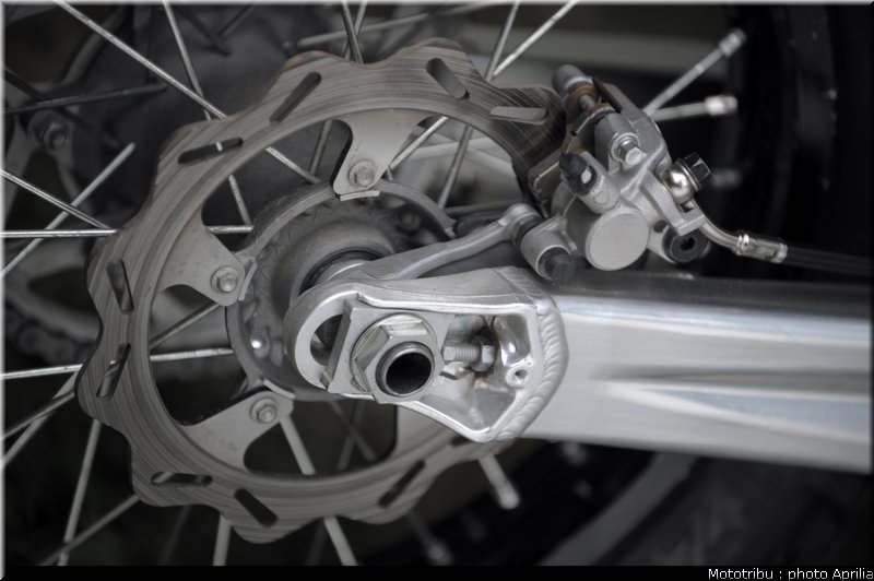 aprilia_rxv_450_550_2009_038