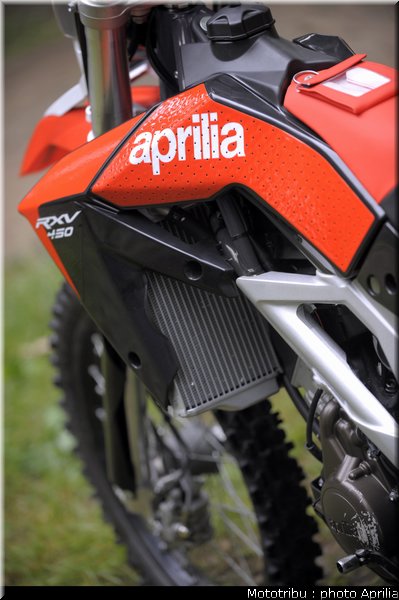aprilia_rxv_450_550_2009_044