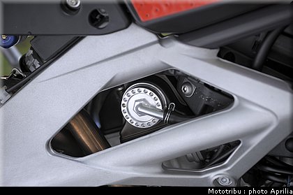 aprilia_rxv_450_550_2009_041.jpg