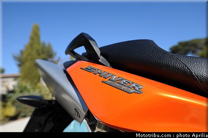 aprilia_shiver_750_027_2009.jpg