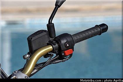 aprilia_shiver_750_038_2009.jpg