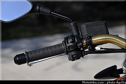 aprilia_shiver_750_039_2009.jpg