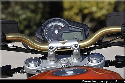 aprilia_shiver_750_040_2009.jpg