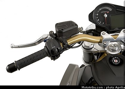 aprilia_shiver_750_044_2009.jpg