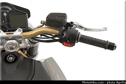 aprilia_shiver_750_046_2009.jpg