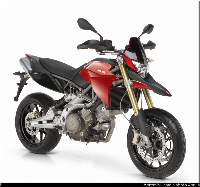 aprilia_750_dorsoduro_2010_001