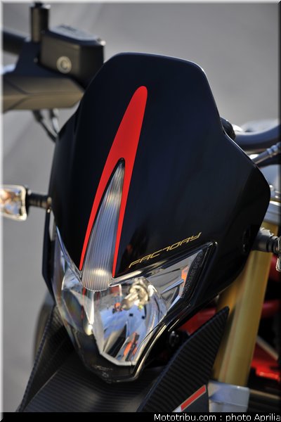 aprilia_750_dorsoduro_factory_2010_030