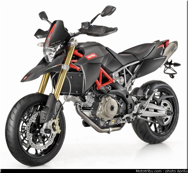 aprilia_750_dorsoduro_factory_2010_051