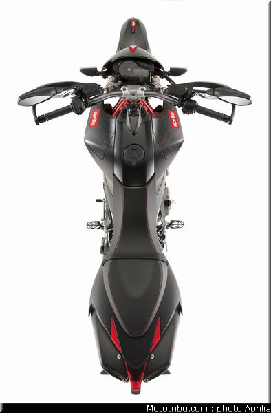aprilia_750_dorsoduro_factory_2010_053